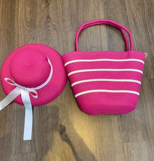 Set aus Taschen und Strandhüten für Damen